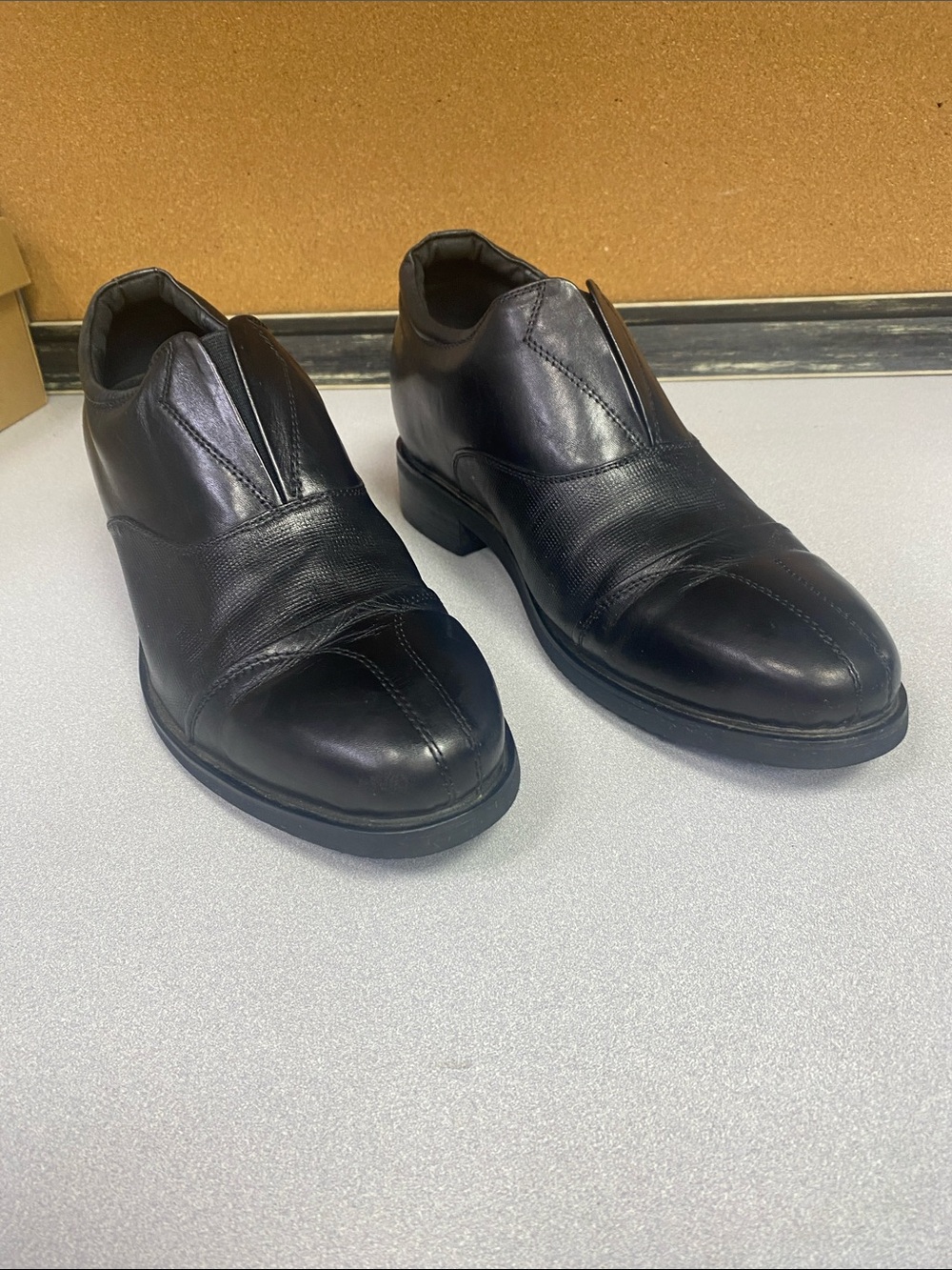 Men's Black Leather Slip-On Dress Loafers